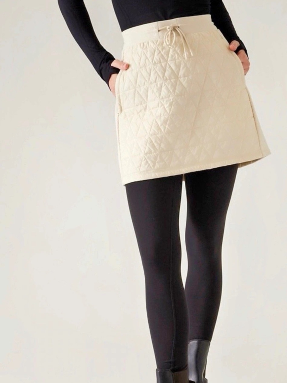 Athleta solstice Quilted Mini Skirt in White Size 12 tall